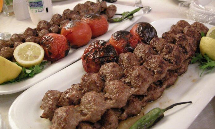 Reasons Why a Restaurant Business Can Flourish in Iran!