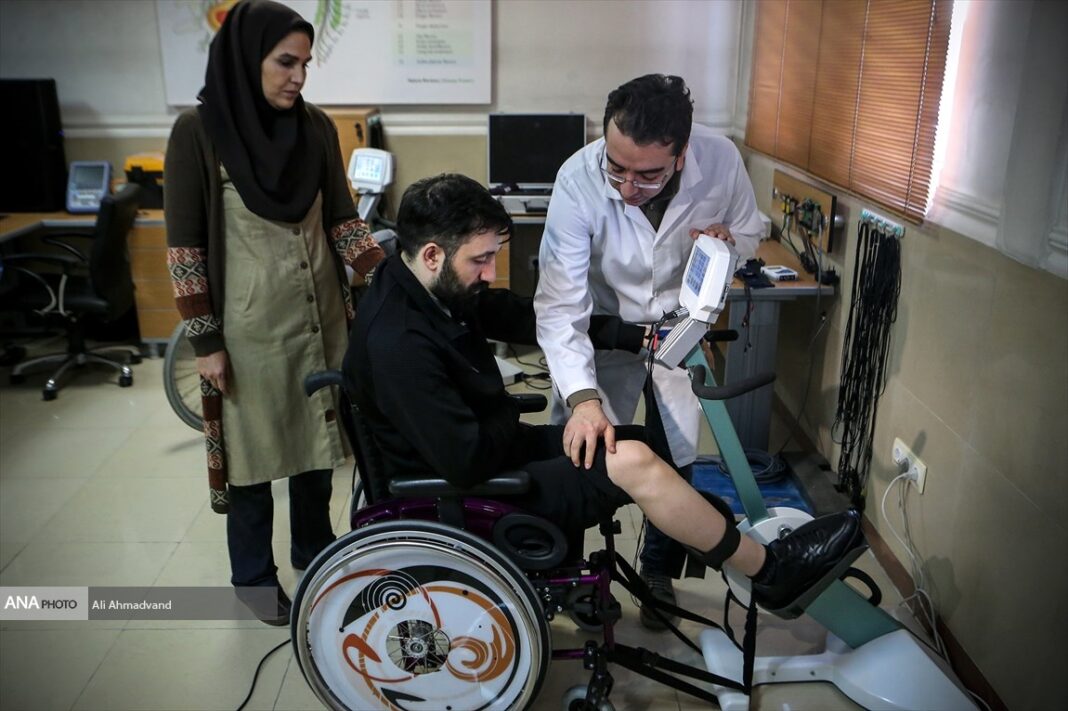 Iran Develops Neural Prosthesis for Spinal Cord Injury Sufferers (15)