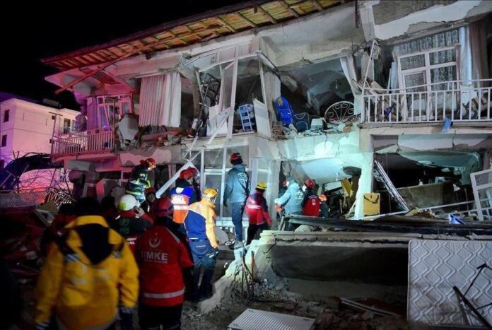 Iran Offers Aid after 6.8-Magntitude Quake Hits Turkey (2)