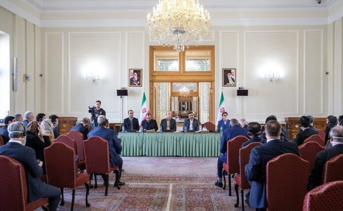 WHO, Foreign Ambassadors Briefed on Iran’s Battle with COVID-19