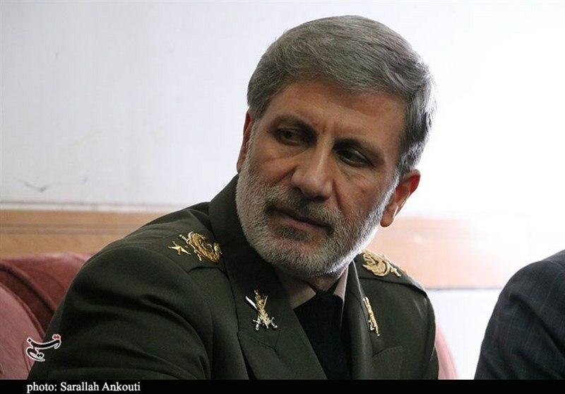 Defense Minister Assures Iranians of Domestic Supply of Masks, Disinfectants