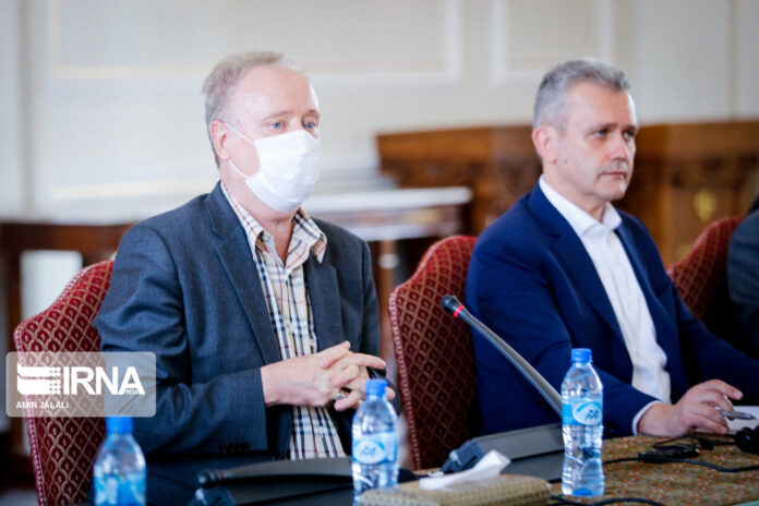 World Will Learn from Iran's Fight against COVID-19 WHO