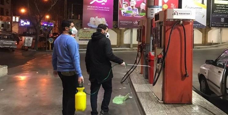 Young Volunteers Disinfect Tehran at Nighttime