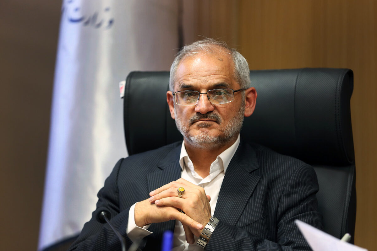 Minister Vows to Prevent Schooling Deprivation in Iran