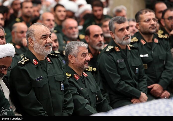 IRGC Commanders Donate Part of Salaries to Corona-Hit People