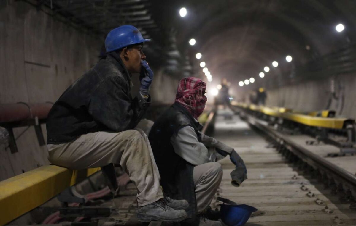 Iran to Grant Loans to Employers to Prevent Layoffs