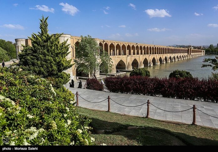 Iran's Beauties In Photos: Isfahan In Spring - Iran Front Page