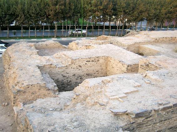 Ancient Stone Well Discovered in Isfahan Hills 3