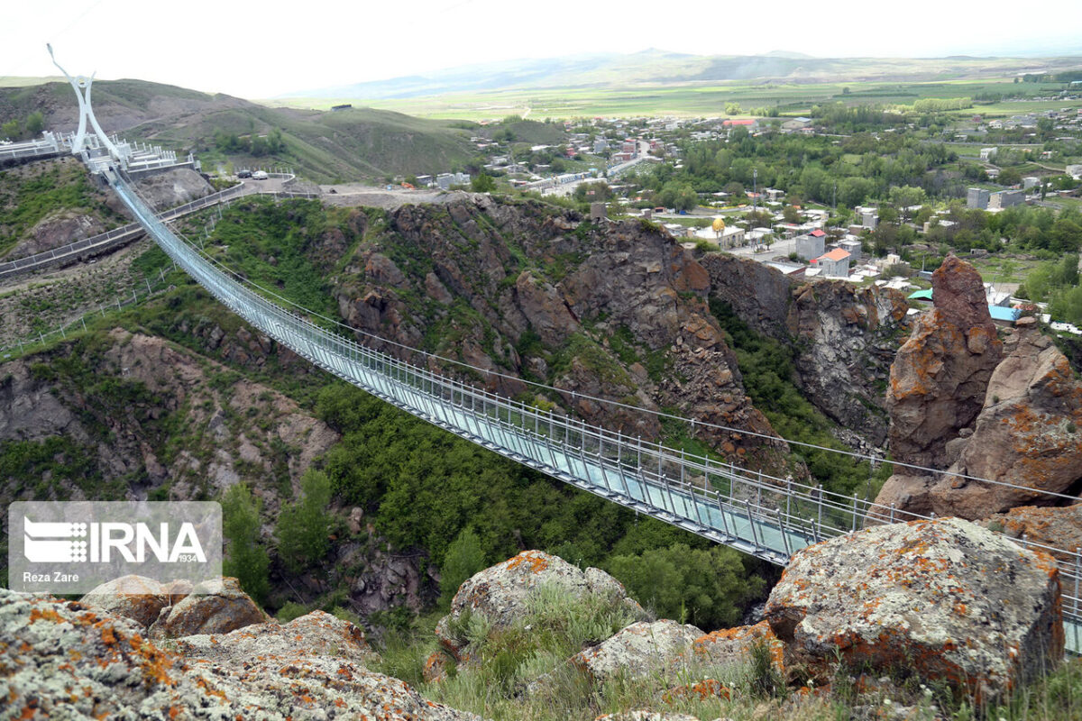 Full-Glass Suspension Bridge 4