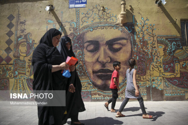 Iran's First 'Gallery Alley' Opens in Qavam Orangery of Shiraz 1