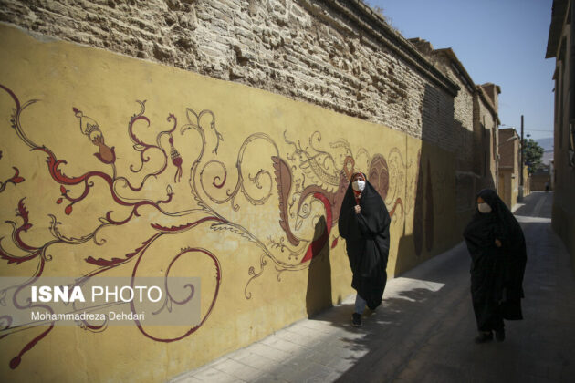 Murals in Iran's Shiraz 4