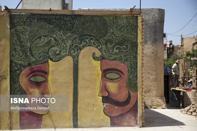 Murals in Iran's Shiraz 4