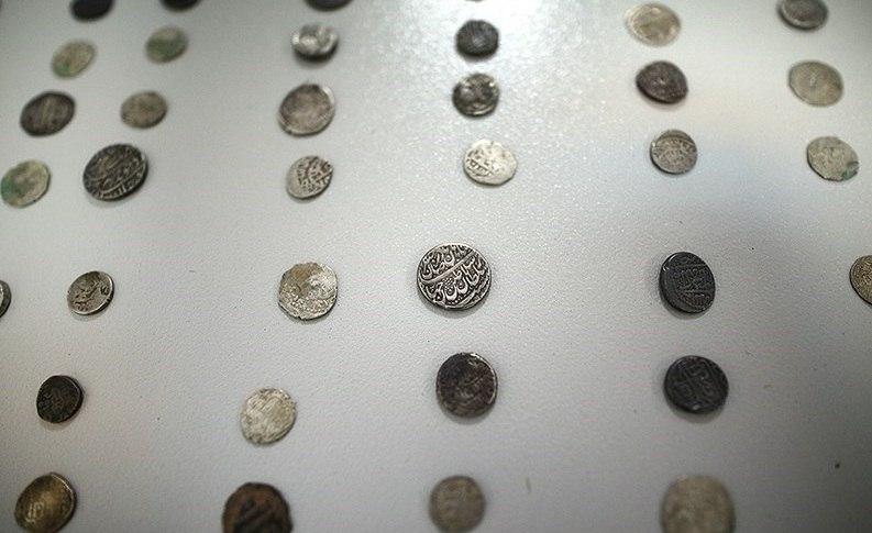 Tehran Police Seize 750 Coins Dating Back to 3,000 Years Ago