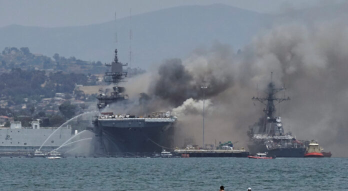 Tough Days Ahead of US, Says IRGC General on American Warship Fire