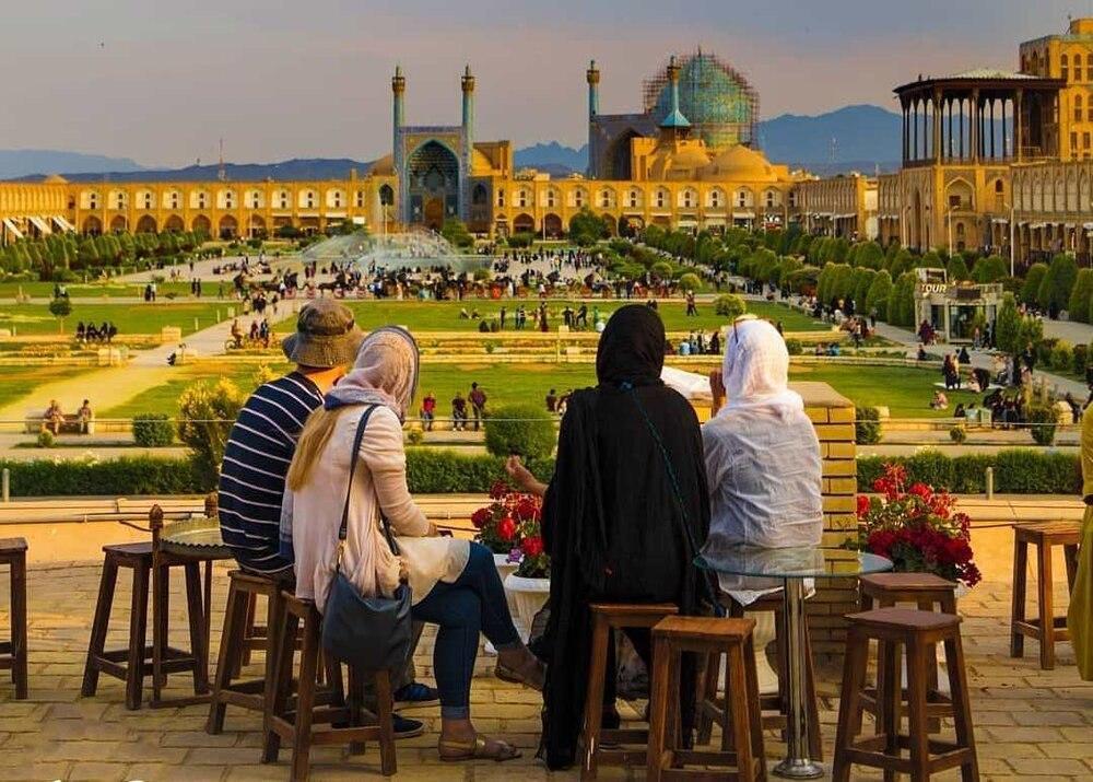 Iranian Banks to Help Boost Crisis-Hit Tourism Industry