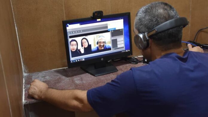 Iranian Inmates Can Now Meet Their Families Online 1