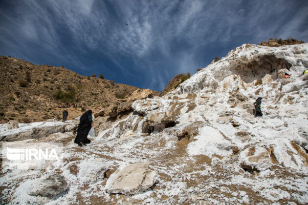 Women Villagers in Western Iran Earn a Living by Collecting Salt from Rocks 11