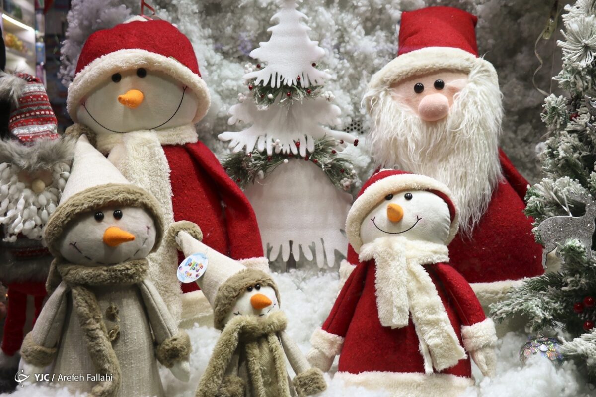 In Pictures: Christmas and New Year Shopping in Tehran