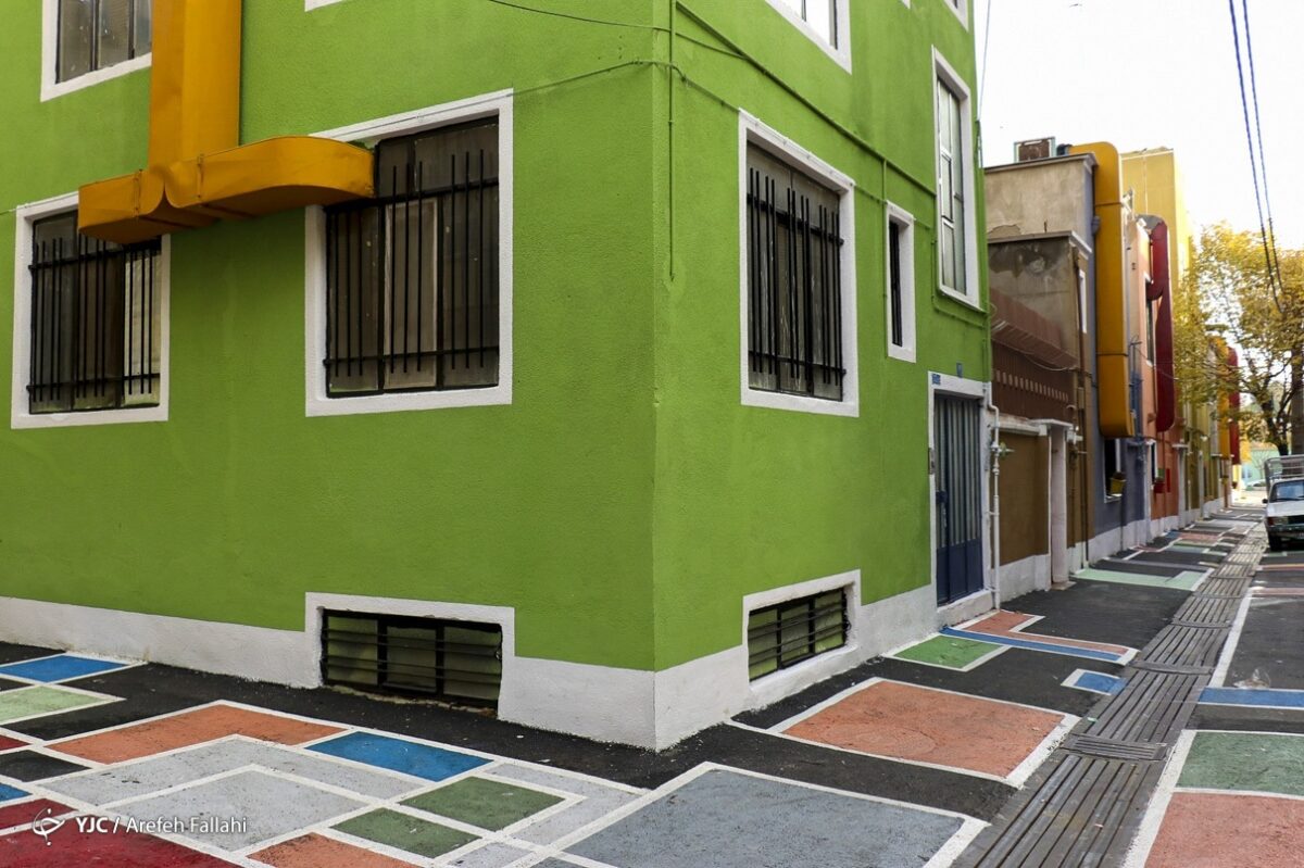 Tehran's Old Alleys Get New 'Colourful' Life