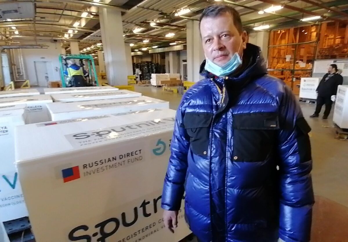 100,000 More Doses of Sputnik-V Vaccine Delivered to Iran