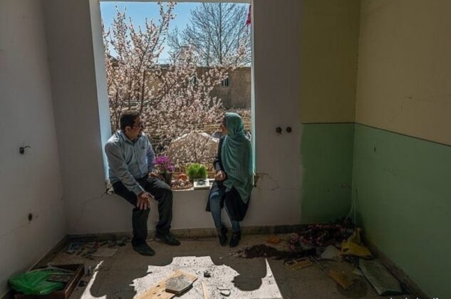 Quake-Hit People of Sisakht Celebrate Nowruz in Tents