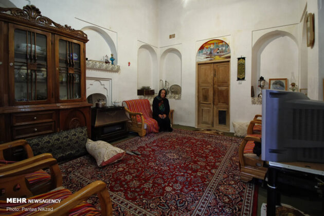 Living in Bardeh Historical Castle