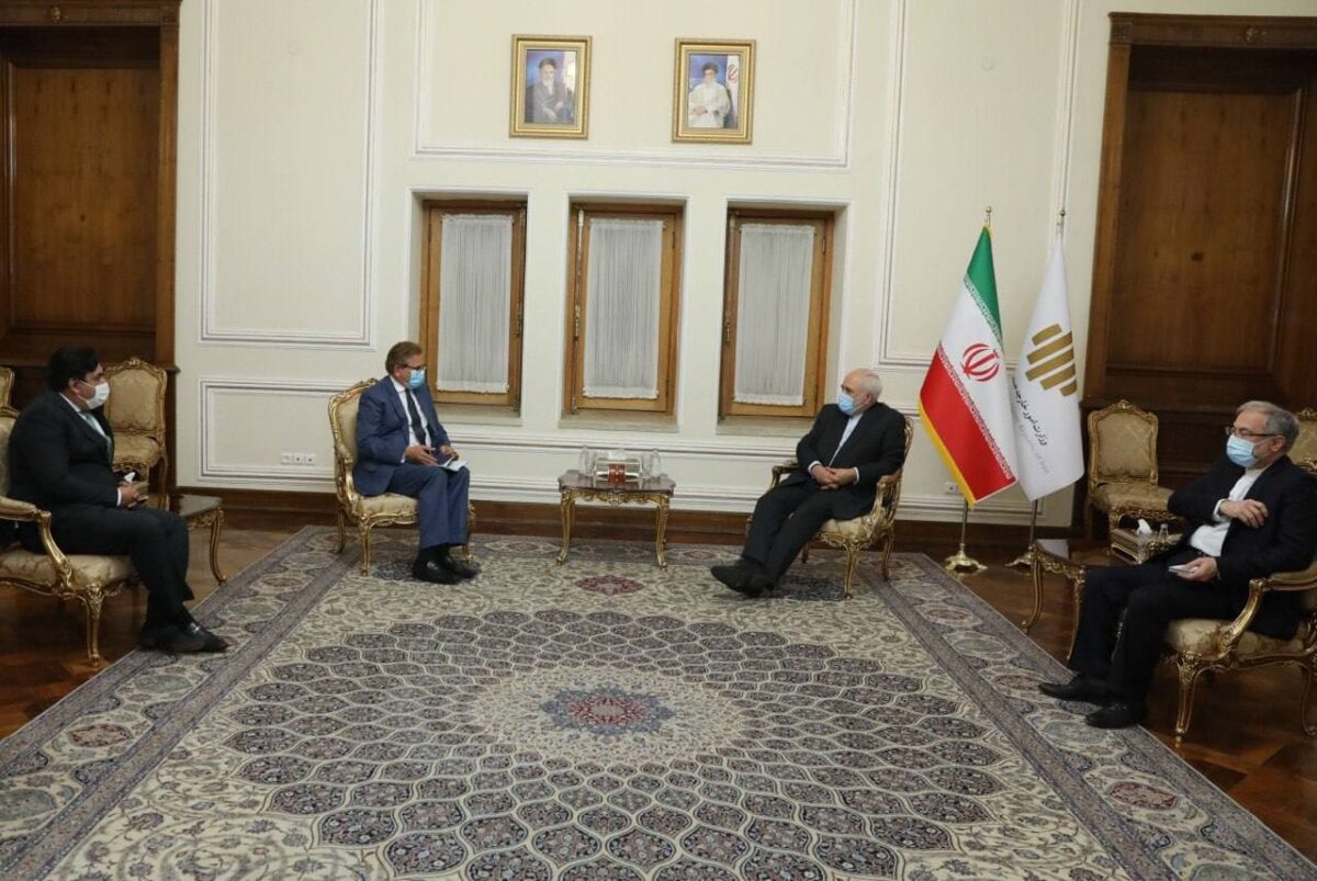 Zarif Says Regional Cooperation Necessary for Afghan Peace