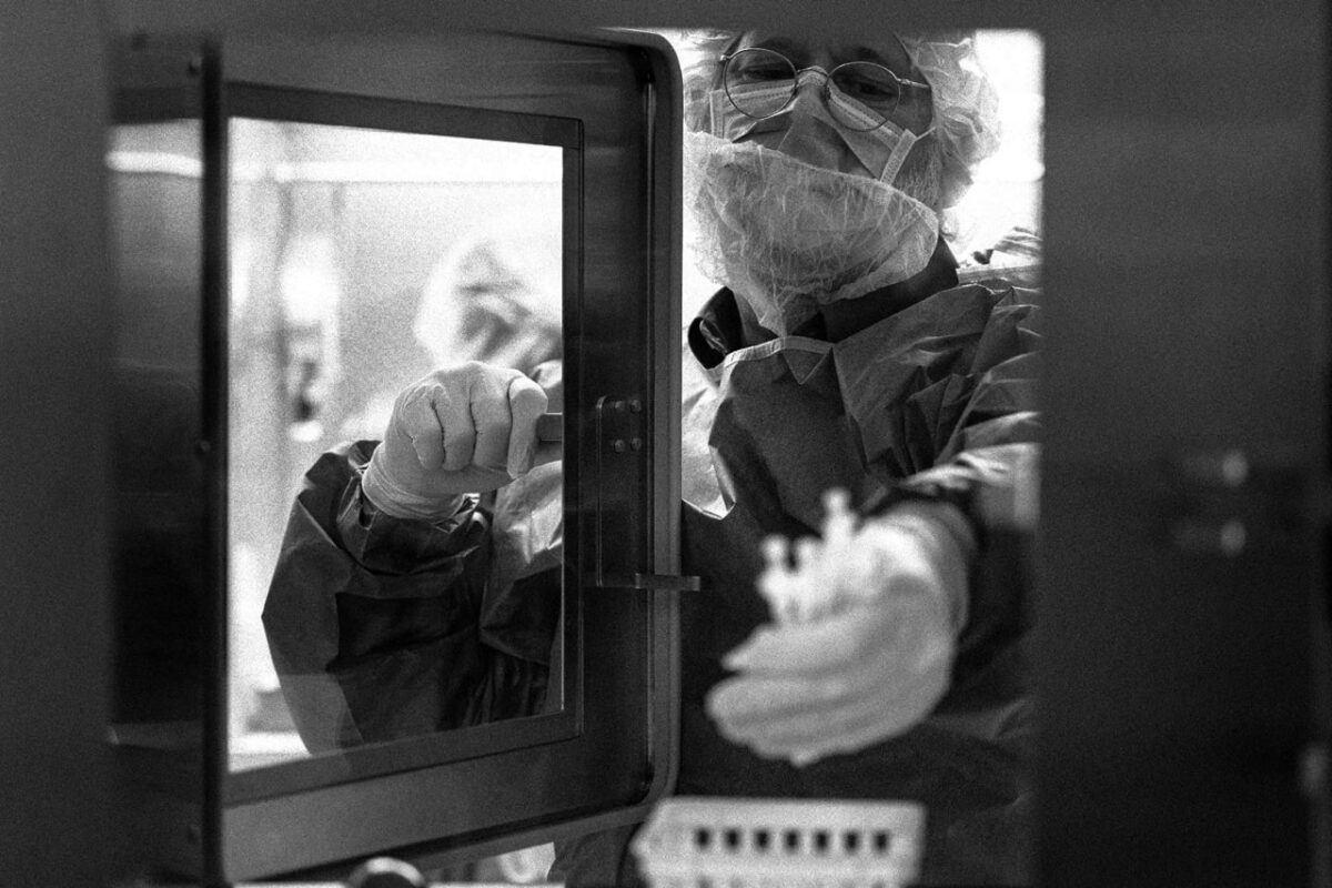 Zarif Condemns US for 'Hoarding' COVID-19 Vaccines