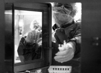 Zarif Condemns US for ‘Hoarding’ COVID-19 Vaccines