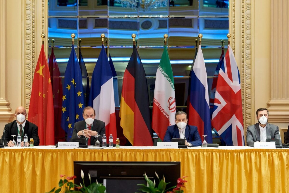 Chief Negotiators of Iran, E3 Hold Four-Way Meeting in Vienna