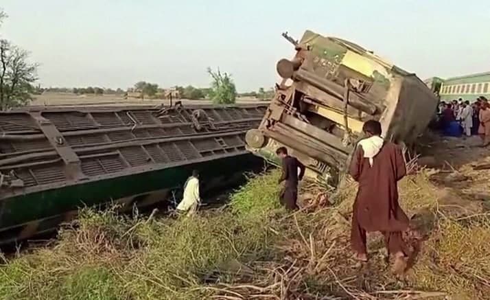 Train Collision in Pakistan Kills at Least 36 People