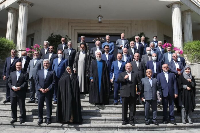 Last Group Photo of Rouhani and His Cabinet
