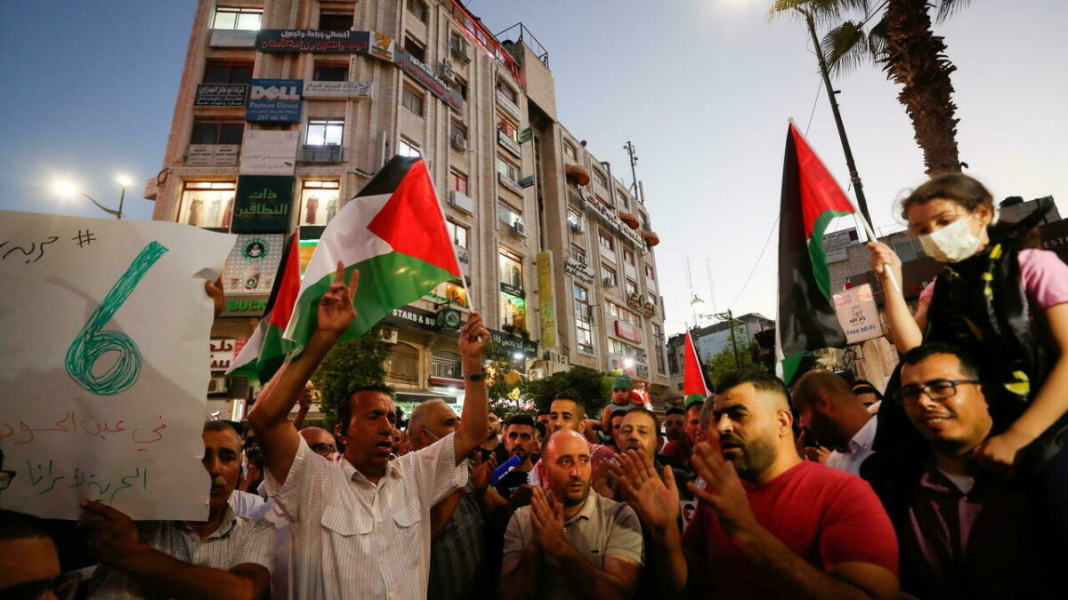 Palestinians injured as Israel attacks pro-prisoner rallies