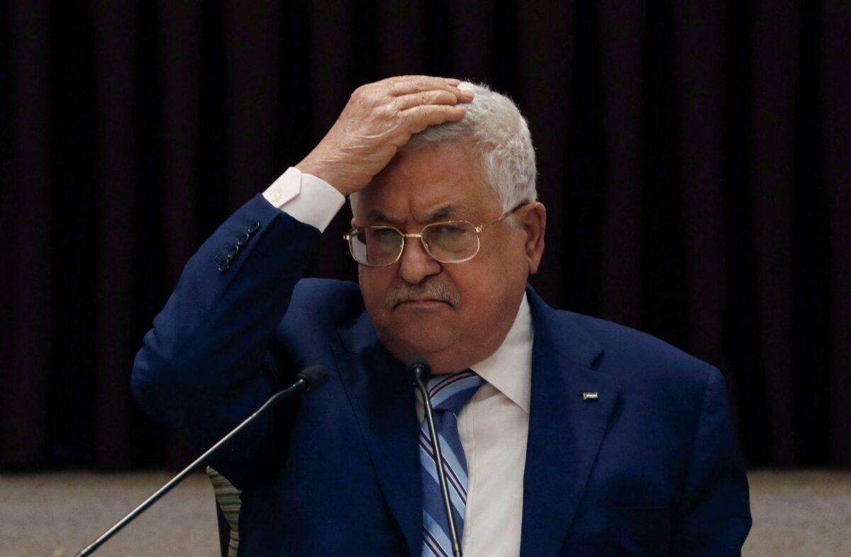Poll shows 80% of Palestinians want Abbas to resign
