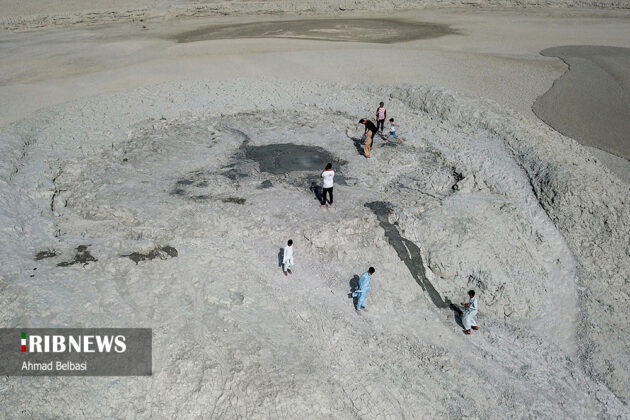 Tong mud domes amazing phenomena in Sistan and Baluchestan