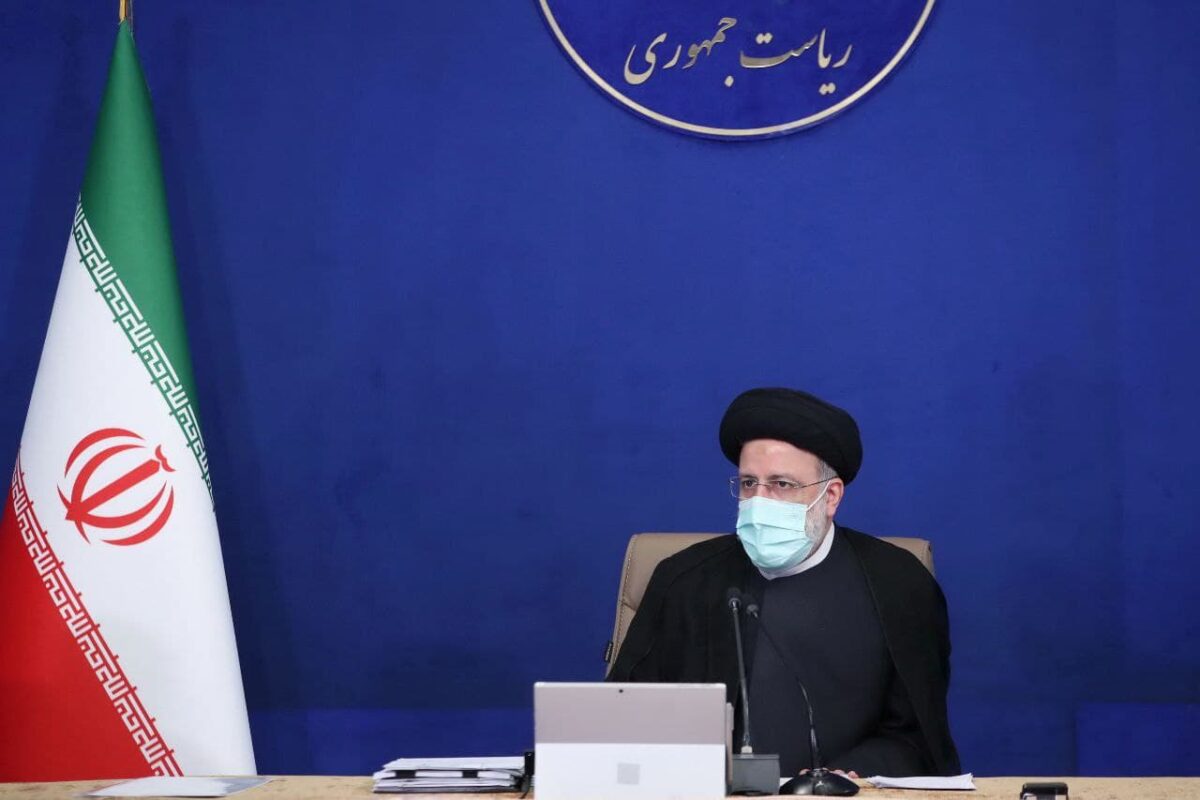 Raisi Calls for Increased Trade with Neighboring Countries