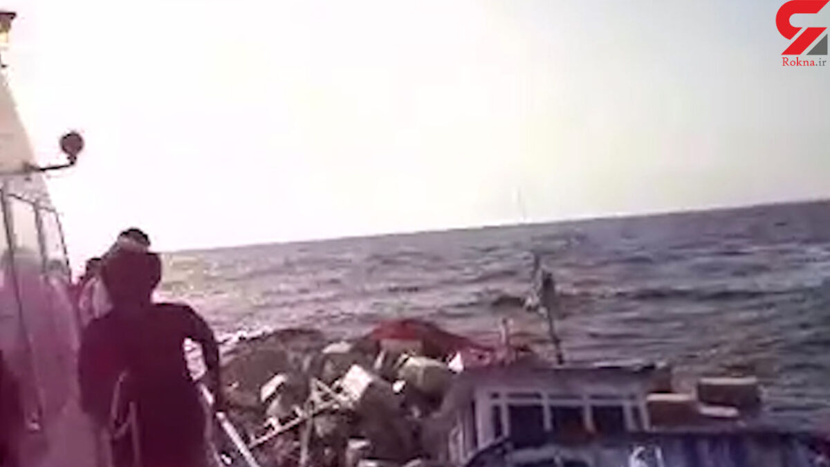 Video of Iranian boat sinking in Persian Gulf 1 Video of Iranian boat sinking in Persian Gulf