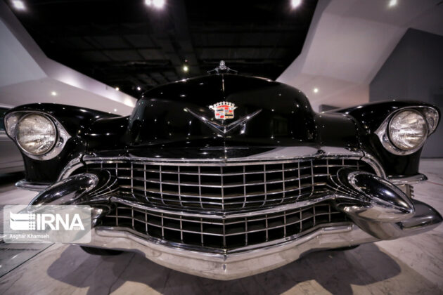 Exhibition of Vintage Cars Opens in Tehran