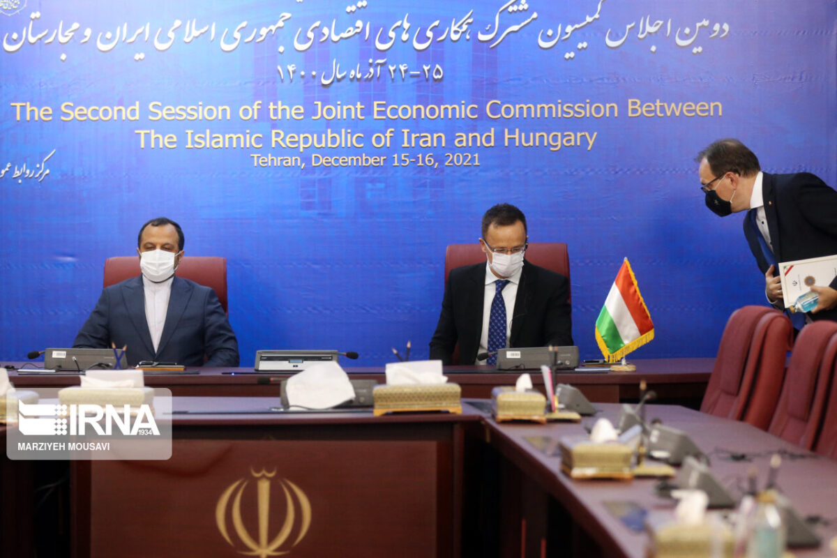 Iran, Hungary ink MOU on economic cooperation