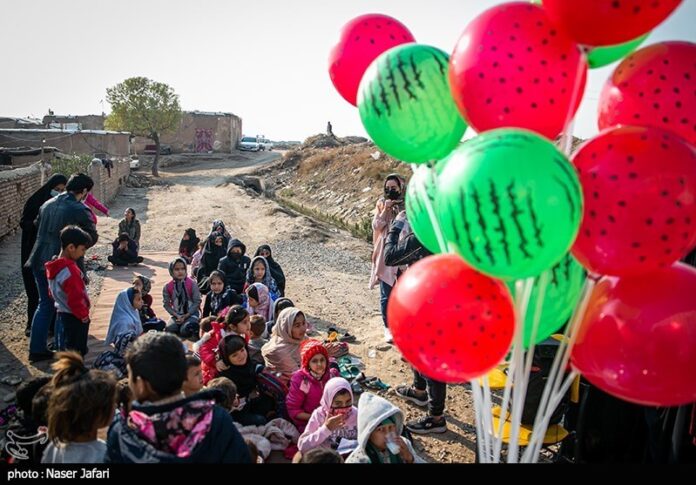 Yalda celebrated at Tehran brick kilns