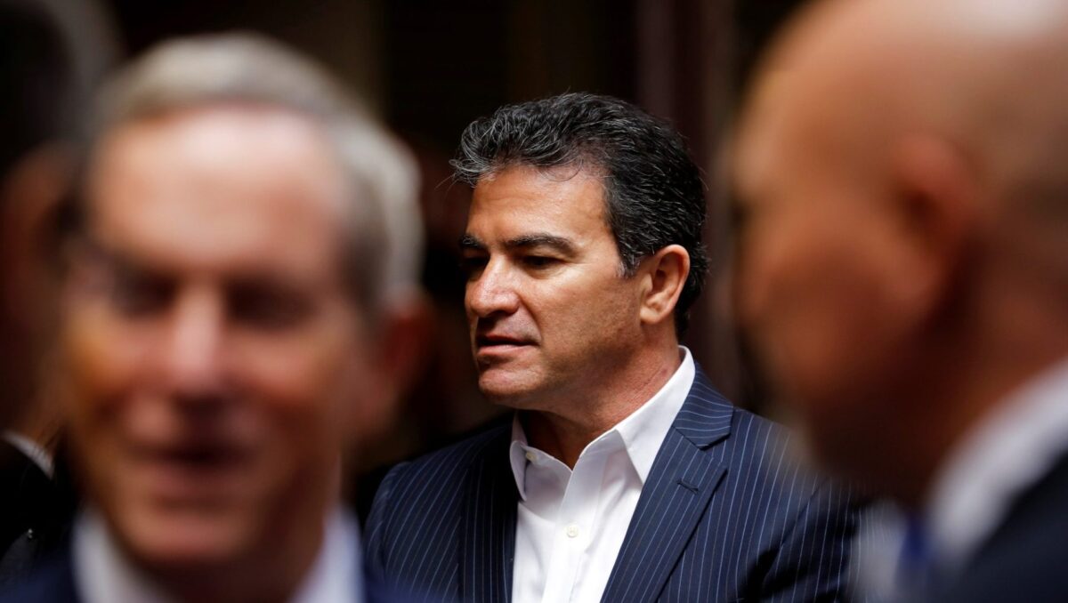 Report: Ex-Mossad head had affair, shared secret info with flight attendant