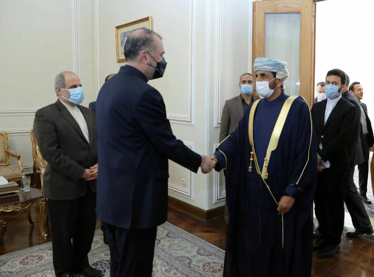 Iranian FM: Tehran ready to expand ties with Oman