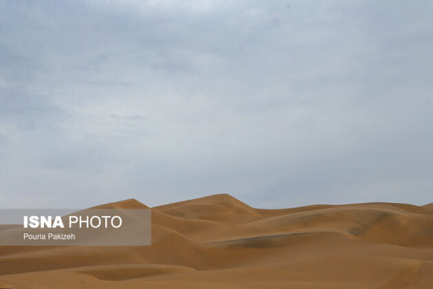Sand dunes of Iran's Lut Desert, tallest in world