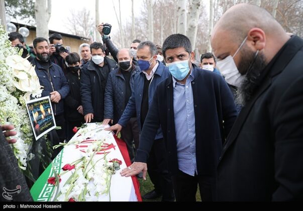 Funeral procession held for former Iranian volleyball and wrestling icon