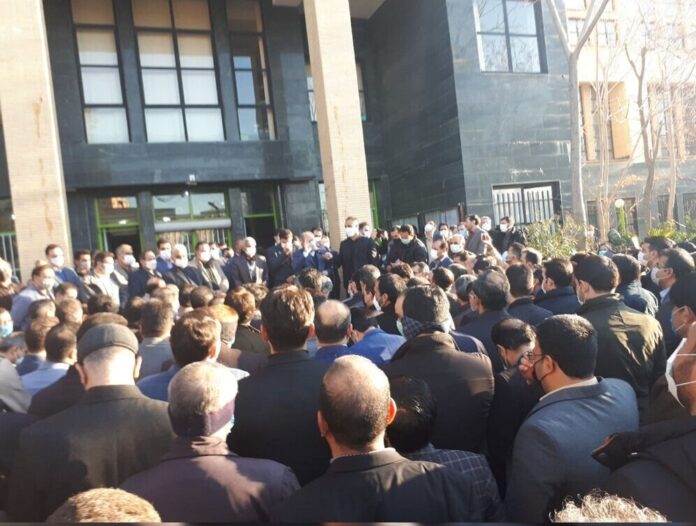 Iranian Judiciary staff rally for better working conditions