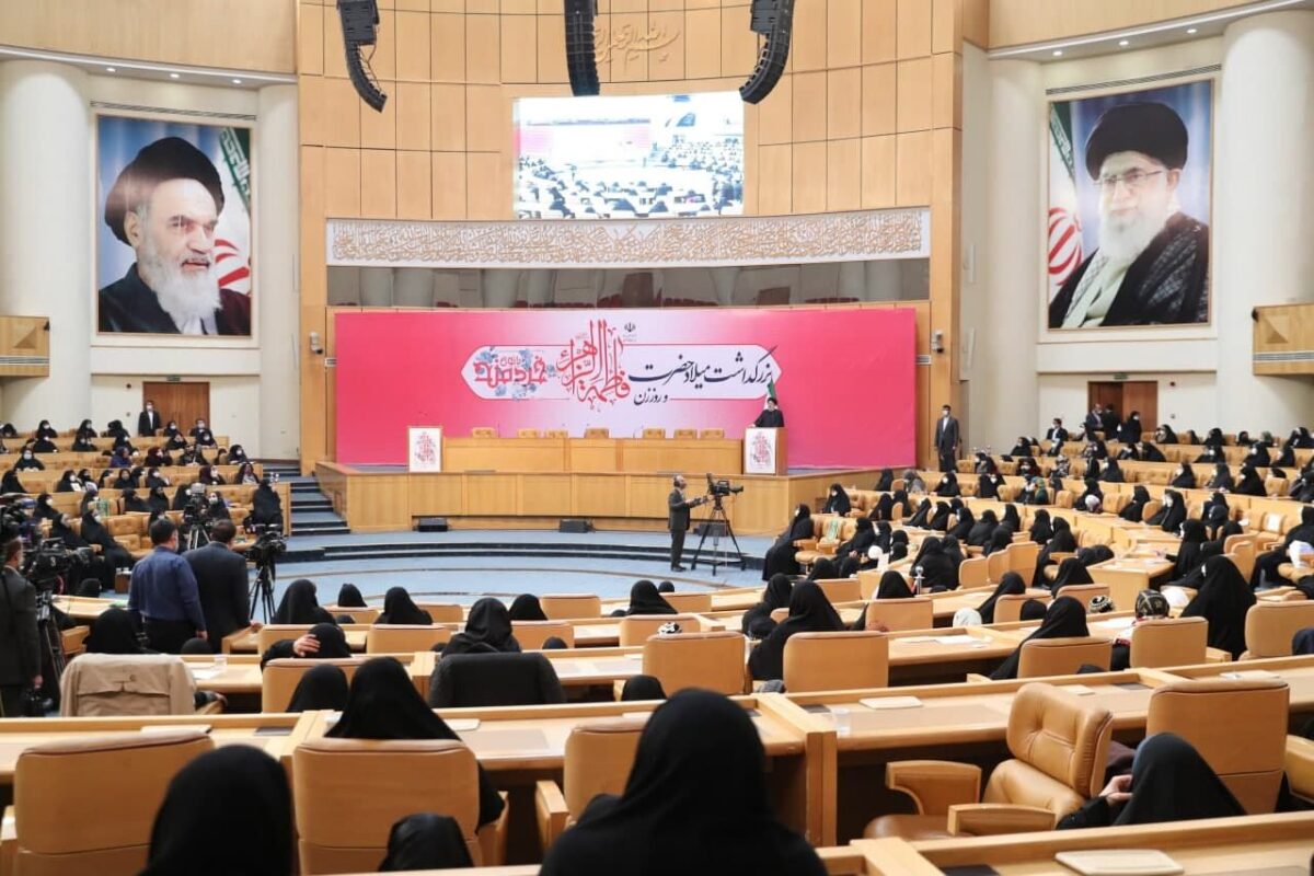 Raisi hails Iranian women’s history-making role in Islamic Revolution