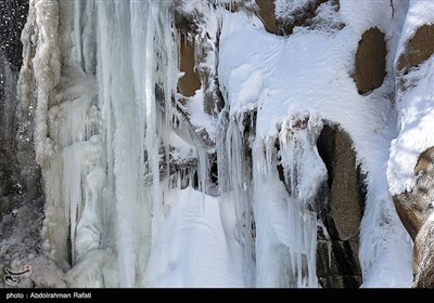 Face of winter in Hamedan’s waterfall