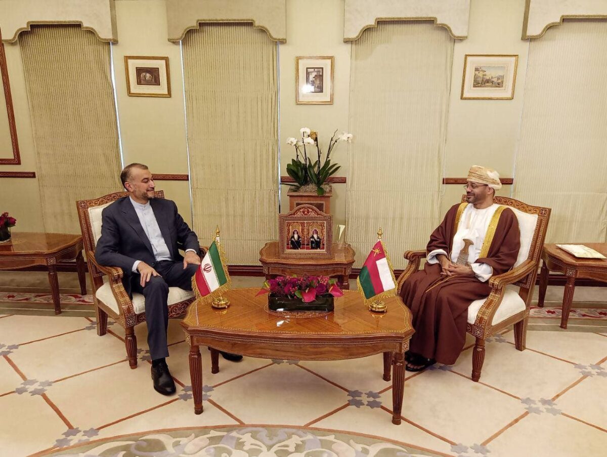 Iranian FM meets with senior Omani officials in Muscat