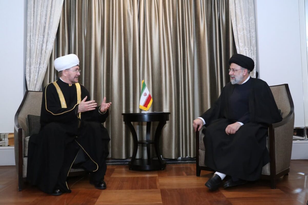 Iranian pres. meets head of Russian muftis in Moscow