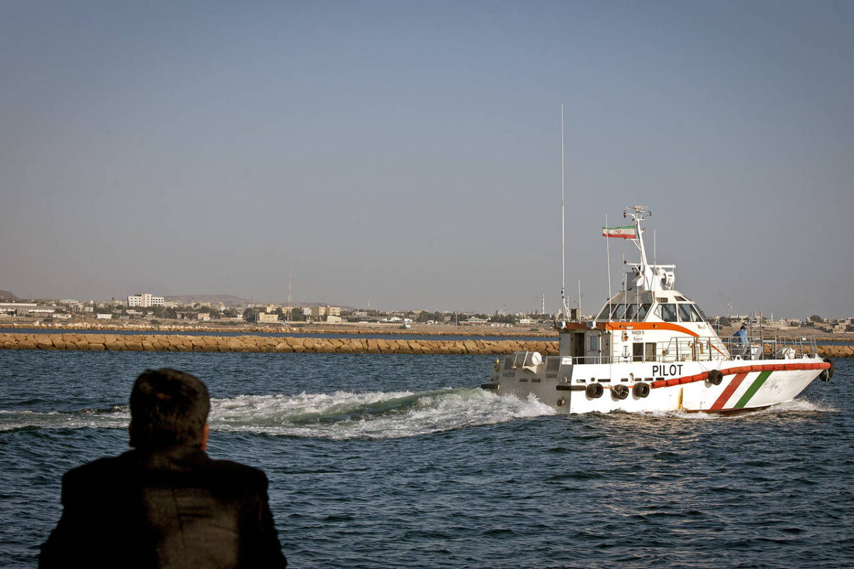 One killed, one injured in ship collision in southern Iran